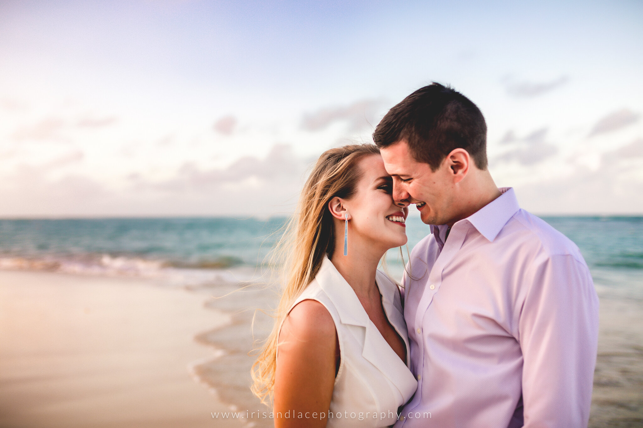 Beach engagement photos |  Iris and Lace Photography