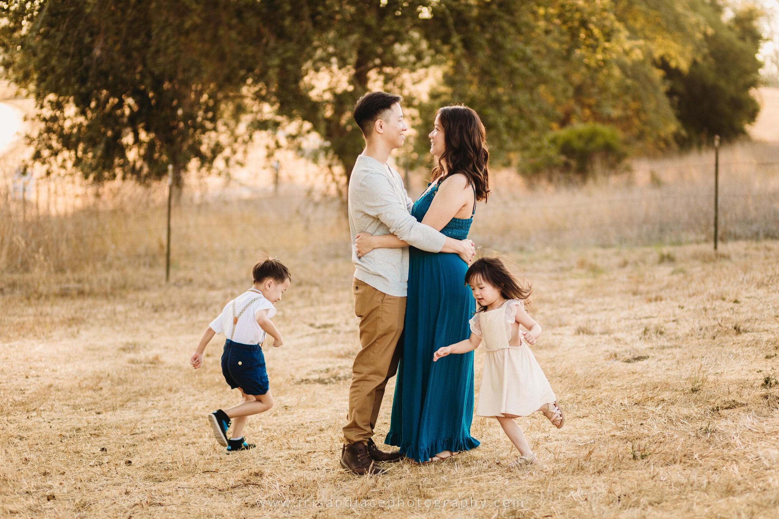 Palo Alto Photographer  |  Fall Lifestyle Family Photos  |  Iris and Lace Photography 