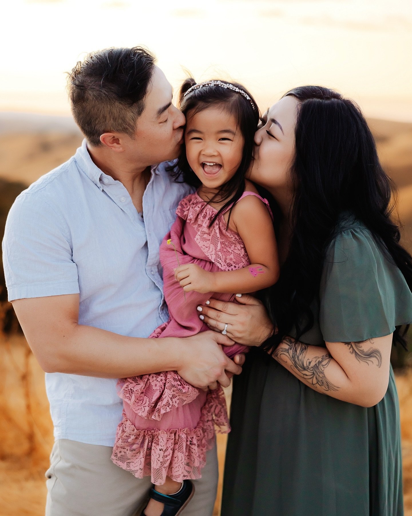 Another beautiful Fall family photoshoot in the hills ❤️ 🍂🍁 

#BayAreaPhotographer #SanJosePhotographer #FamilyPhotographer #SiliconValleyPhotographer #BayAreaFamilyPhotographer #SanJoseFamilyPhotographer #GoldenHour #Eastbay #FremontPhotographer #