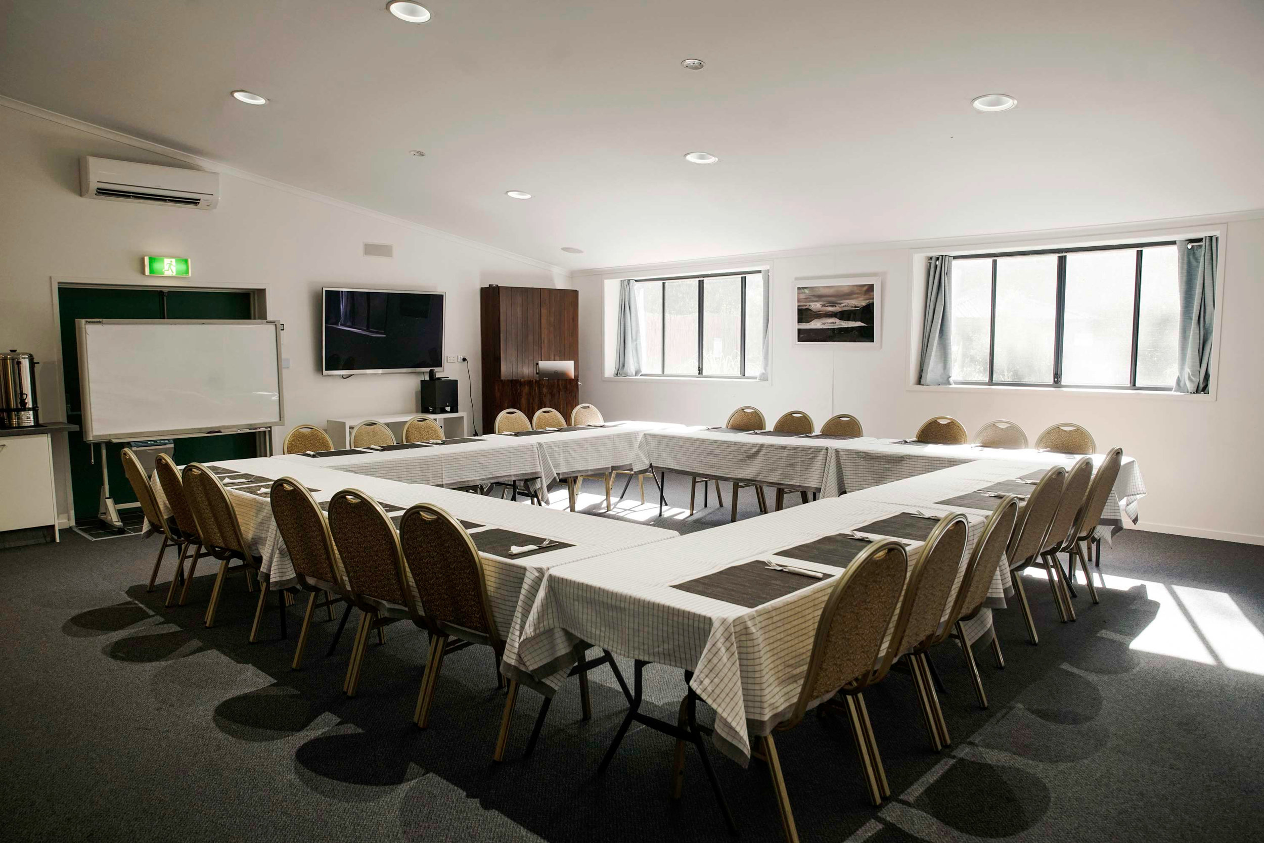 Lagoon-Creek-Cafe-and-Function-Room-gallery-functions.jpg