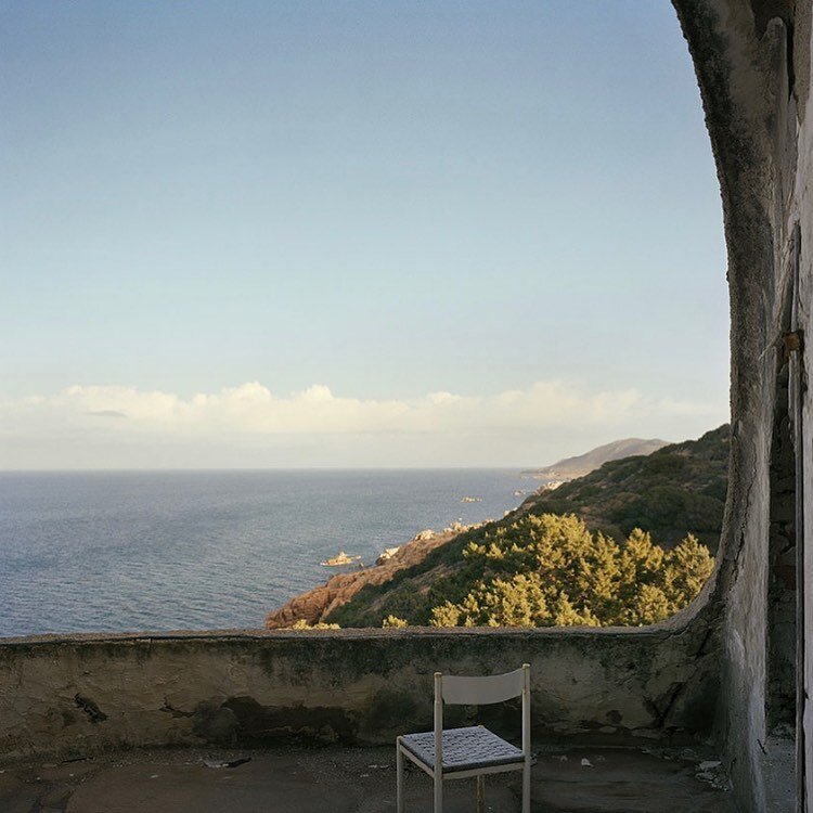 the sea from the Binishell, which used to be Michelangelo Antonioni and Monica Vitti&rsquo;s magic place in Costa Paradiso. The villa was built in a day using a newly developed building system from the architect Bini. Antonioni envisioned it as an em