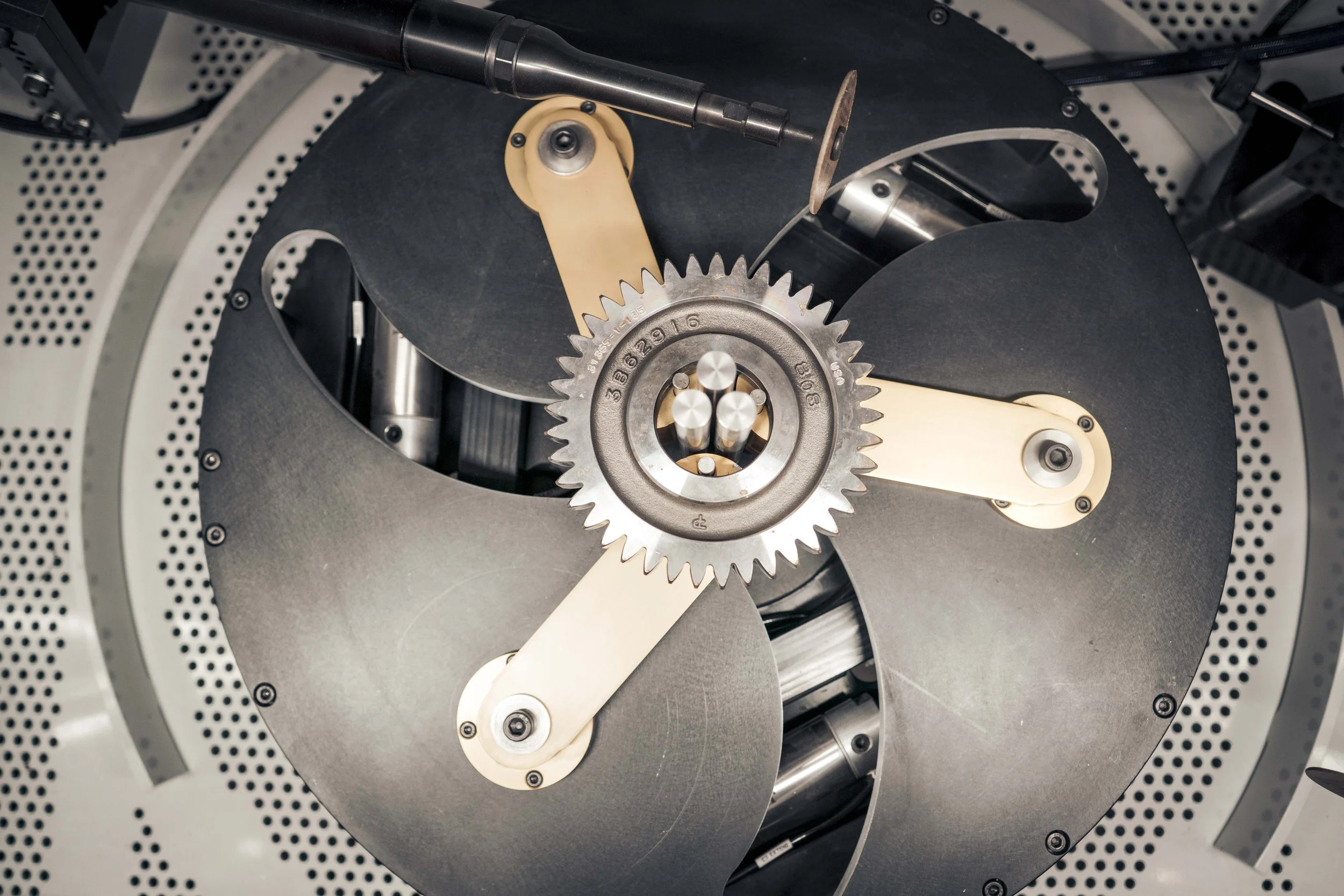 Mastering Work-holding: The Advantages of Self-Centering Clamps — James ...