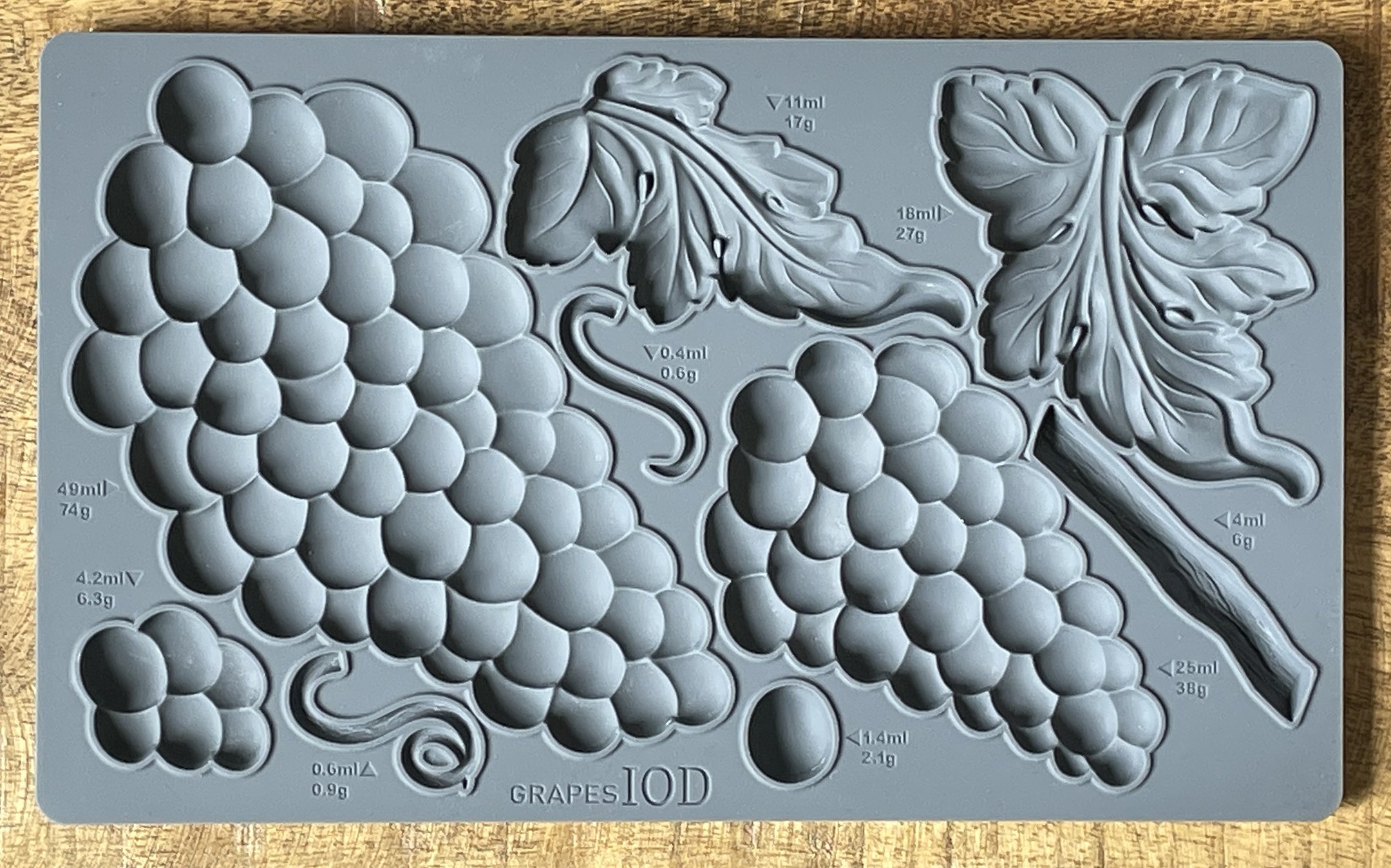 RETIRED - Grapes -  6x10 Decor IOD Mould