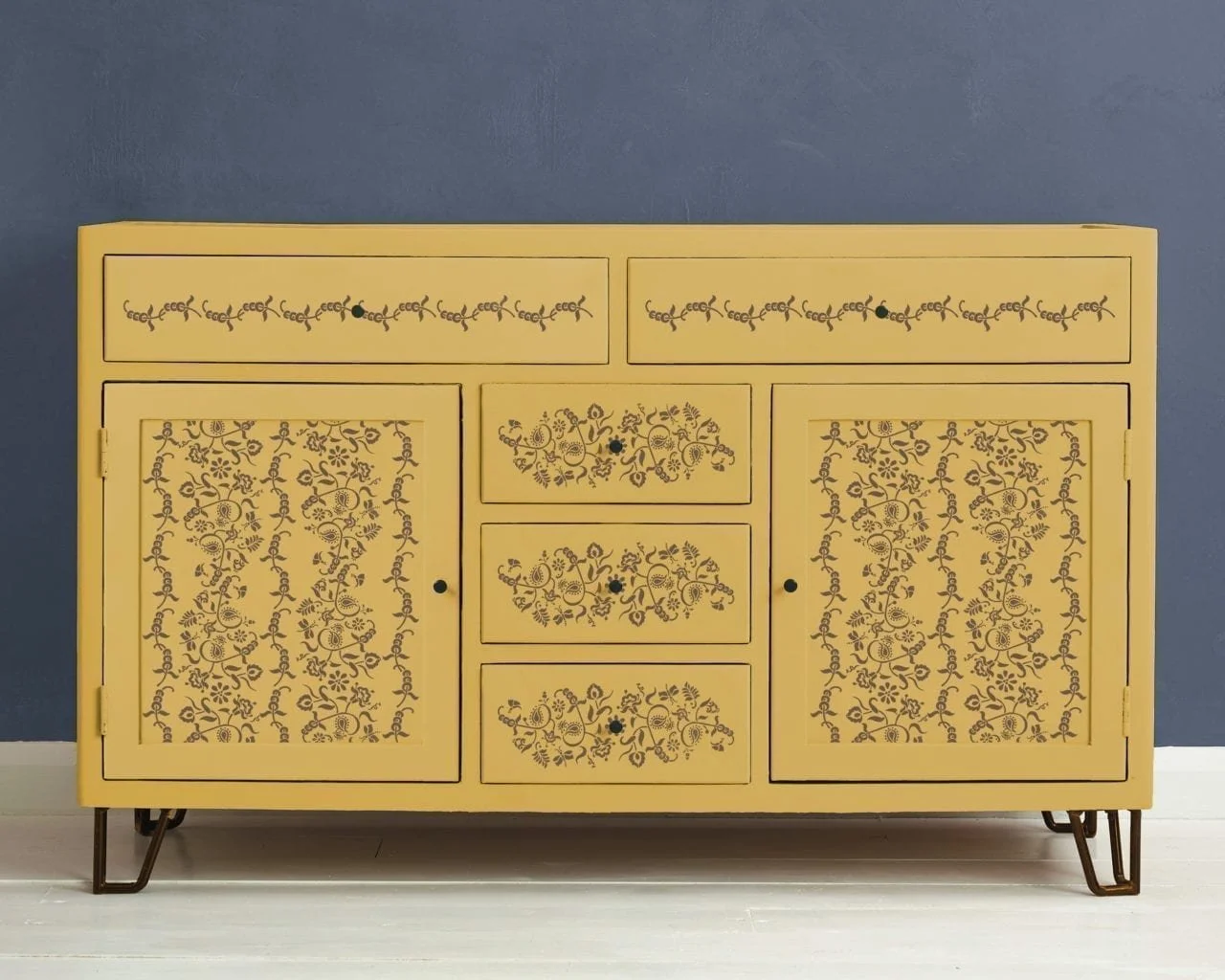 Paisley-Floral-Garland-Annie-Sloan-Stencil-furniture-Tilton-and-Old-Violet-2500.jpg