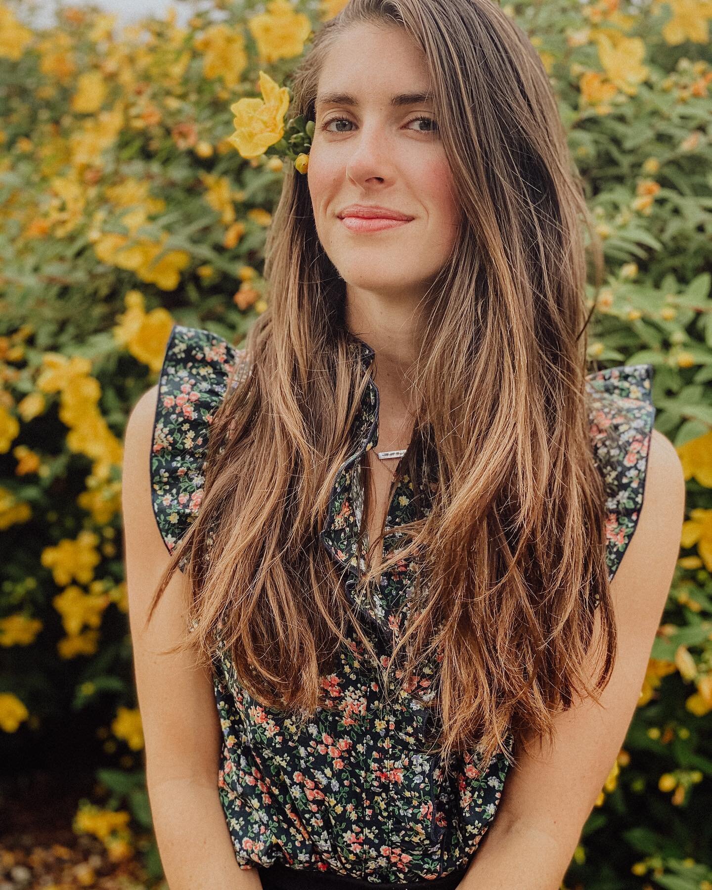 I&rsquo;ve been quite lately bc things have been blooming behind the scenes. 🌼&gt;&gt; Stay tuned to this space. ✨
...
More importantly... what have you been up to?
Are you gigging? Writing? Learning a cool new tune? Tell me about it.

...
#fiddle #