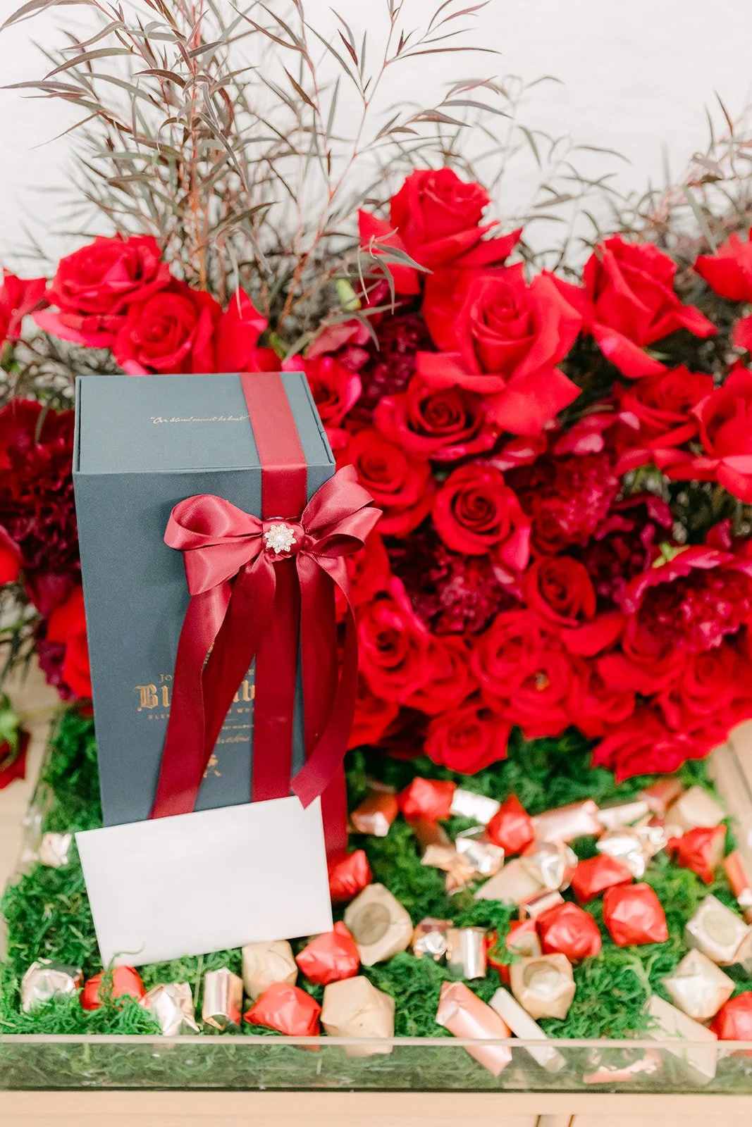 Red flowers at the second tea ceremony.