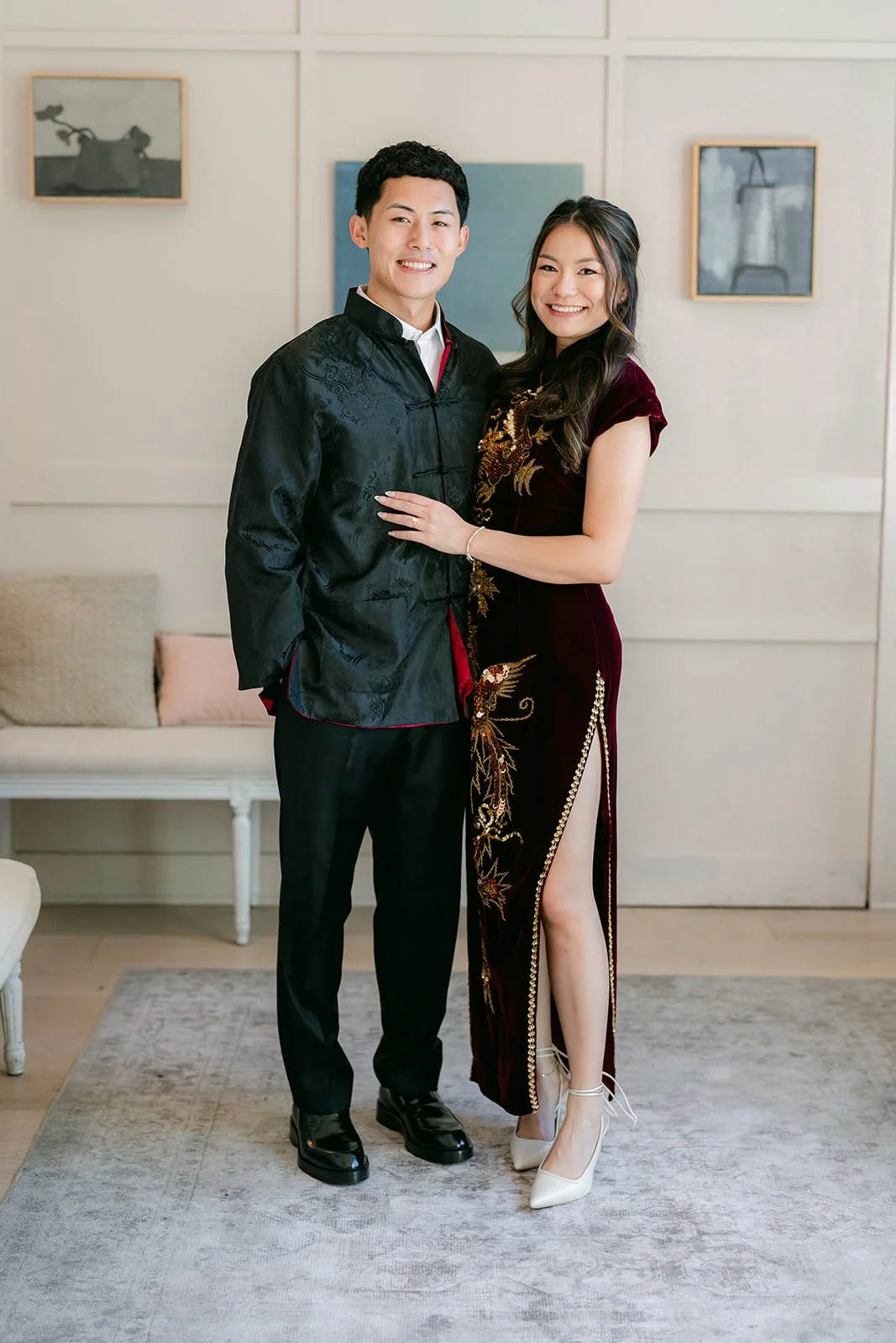 Jadee and Richard in the bridal suite after the tea ceremony, photographed by One and Only Production