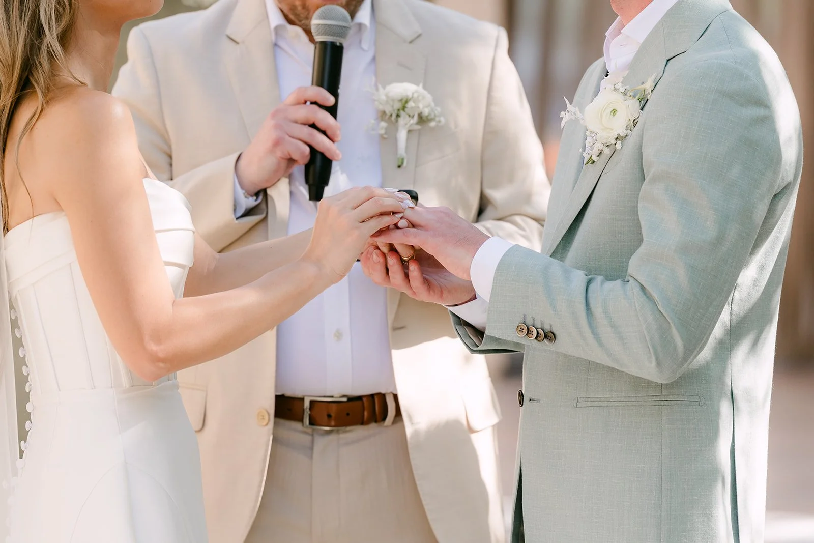 Exchanging rings during the courtyard ceremony