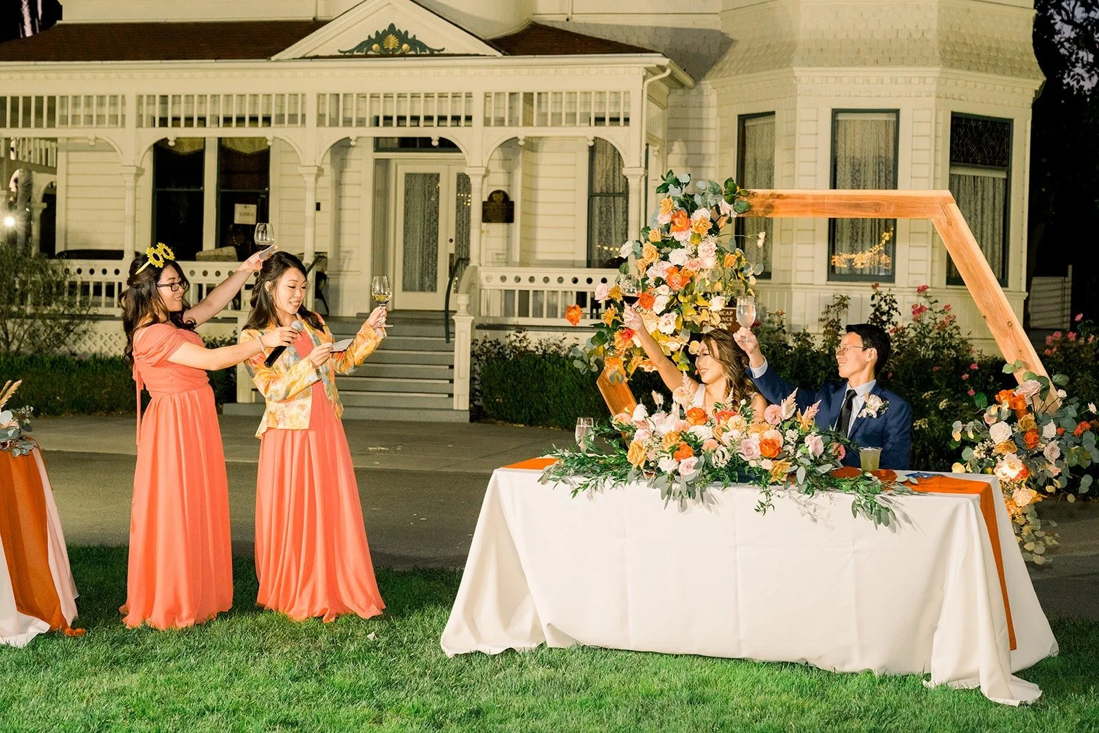 Speeches at the head table on the lawn