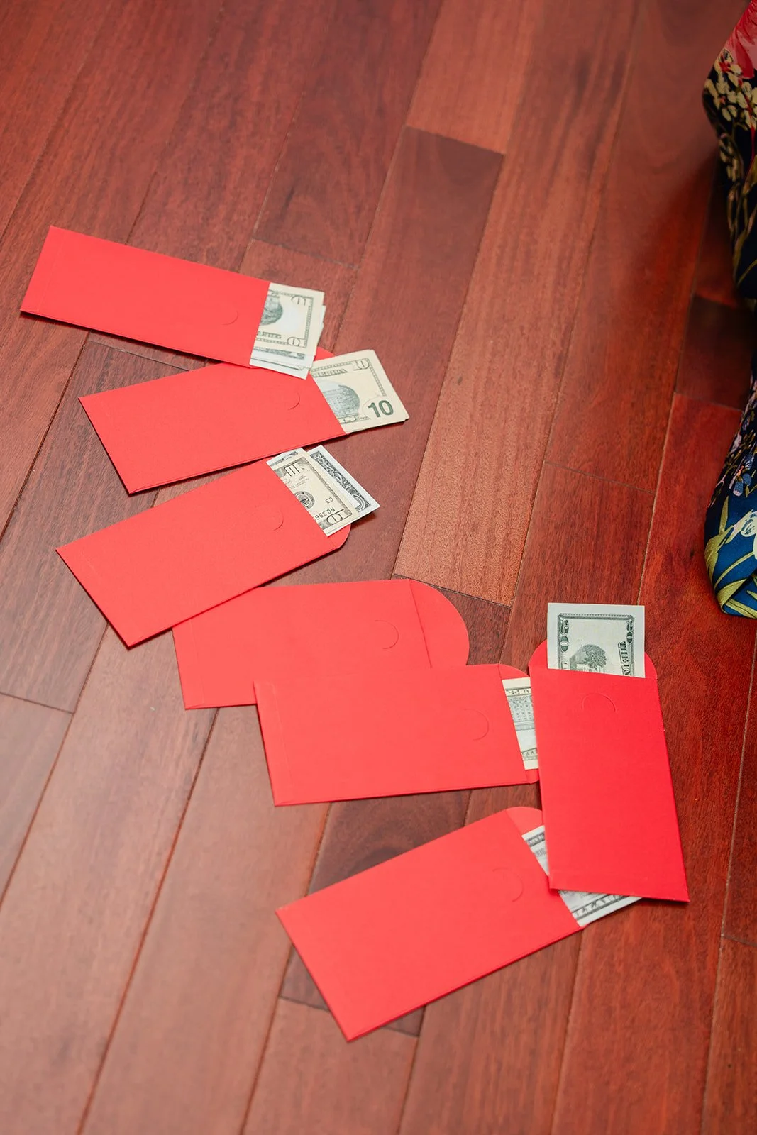 Red envelopes collected during the door game.
