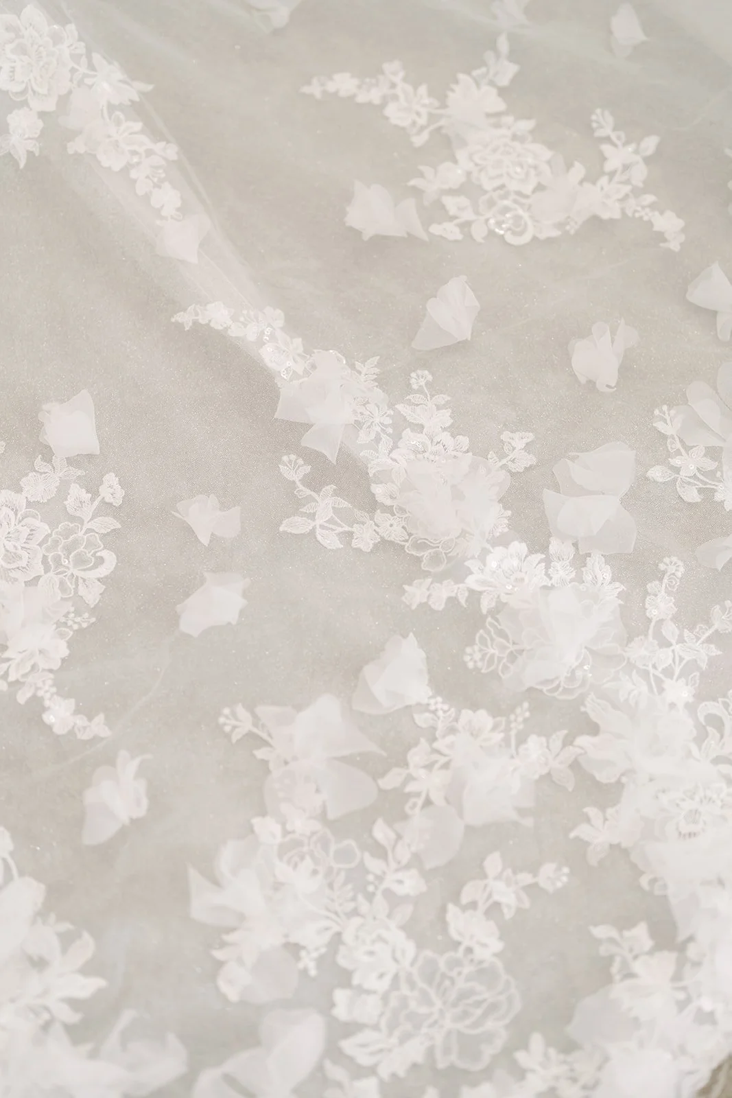 Lace detail on Vannie's gown, photographed by One and Only Production.