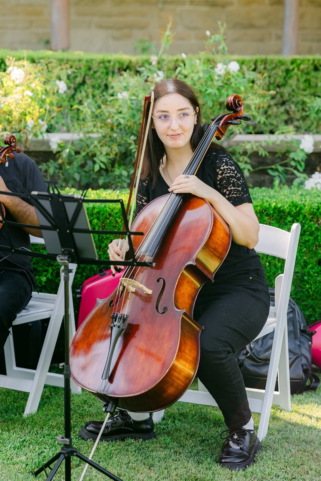 A cellist from Serenade Events playing during cocktail hour