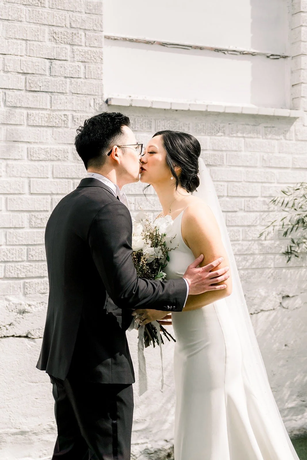 Alex kisses Cindy after turning around