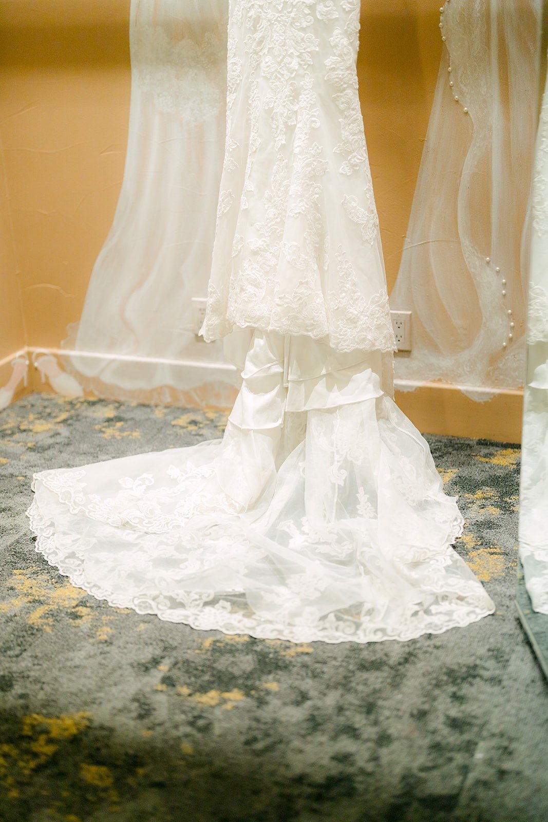 Close up of the lace train of Xuemin's gown