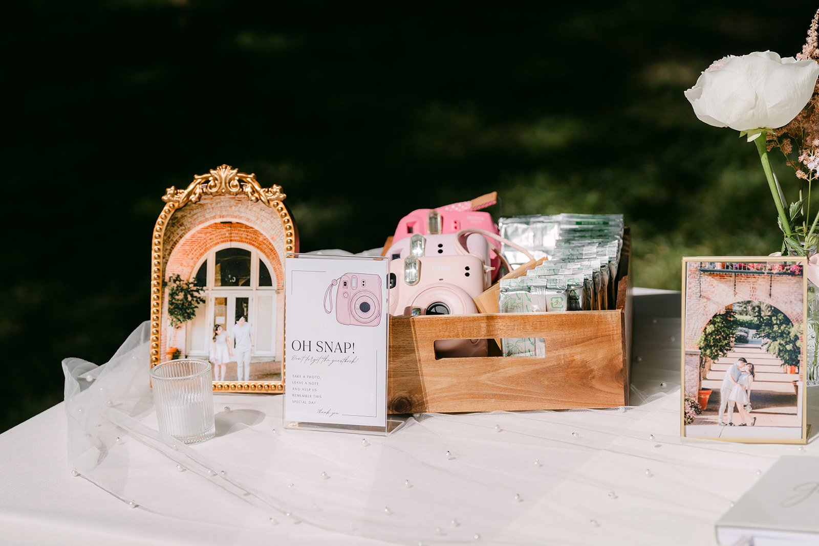 The welcome table with framed photos