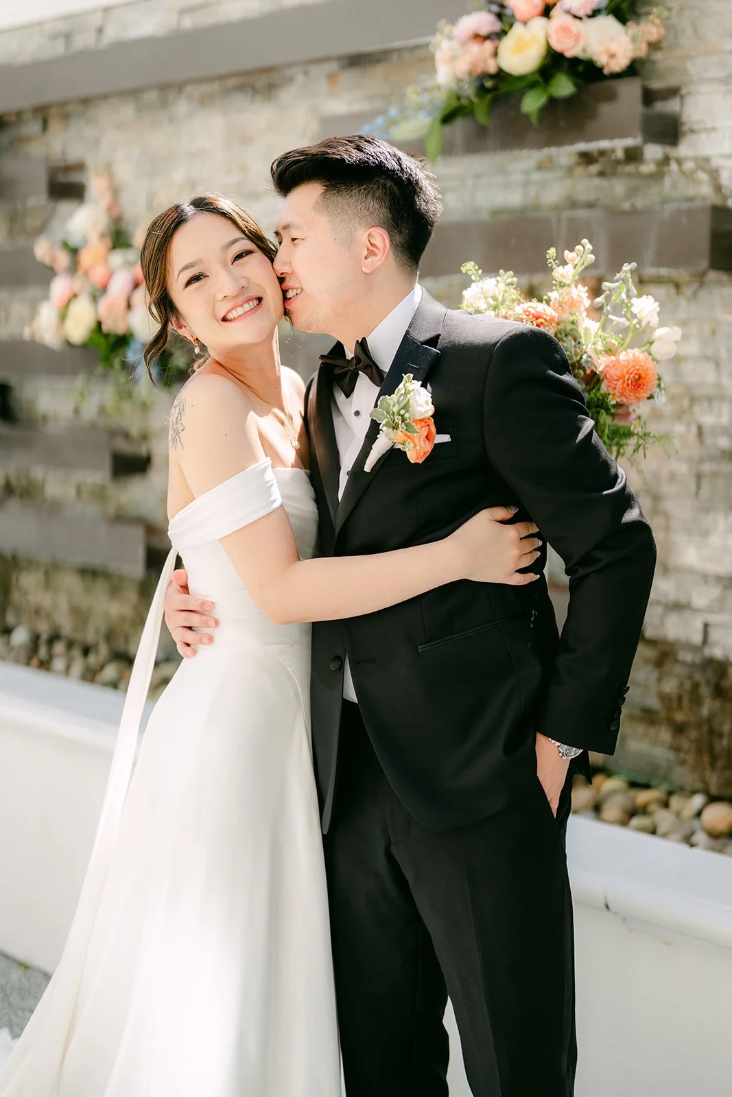 Amanda leaning into San after their first look.