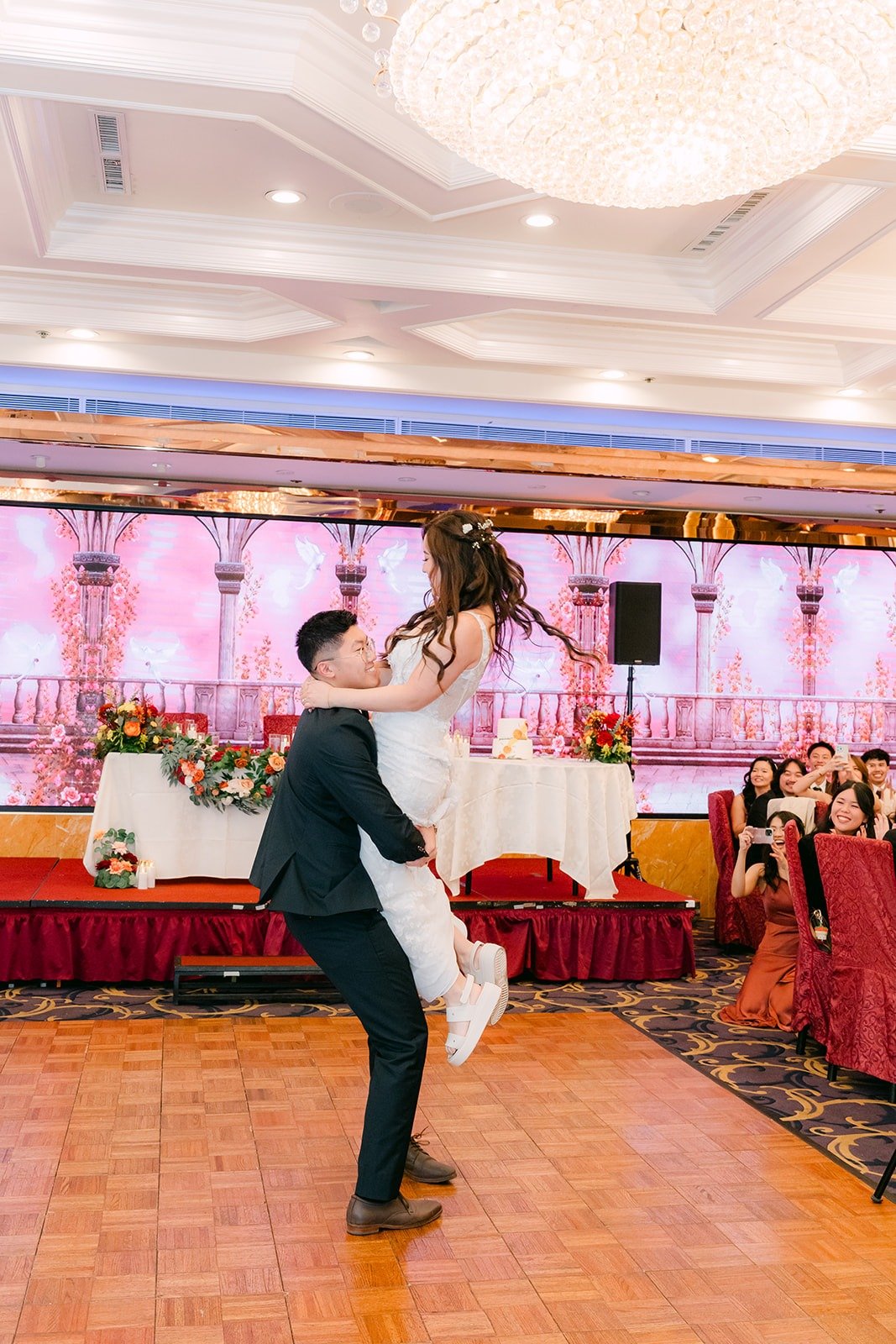 Robert lifts Shayna at the end of the first dance