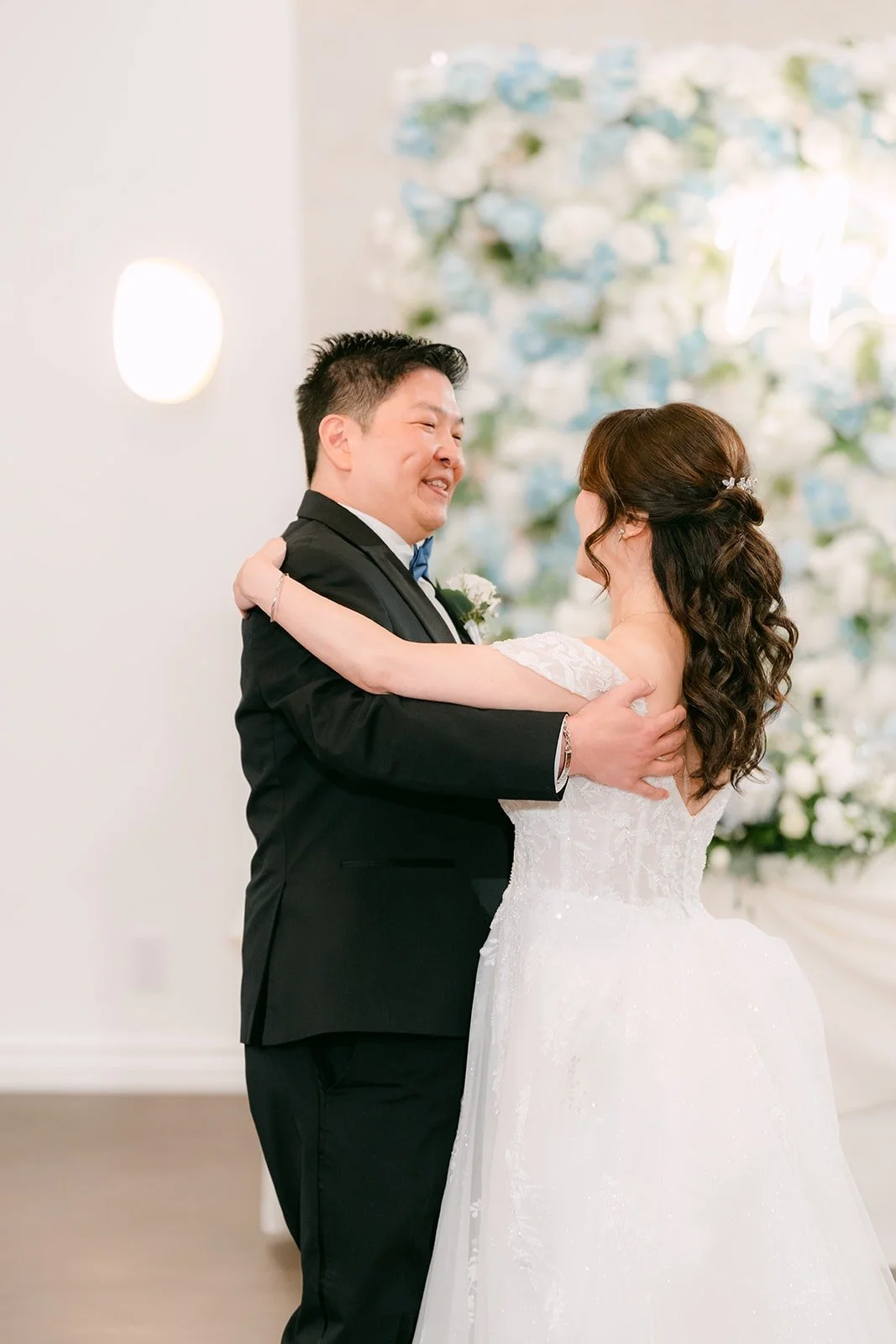 Sochi and Jay hold each other during their first dance