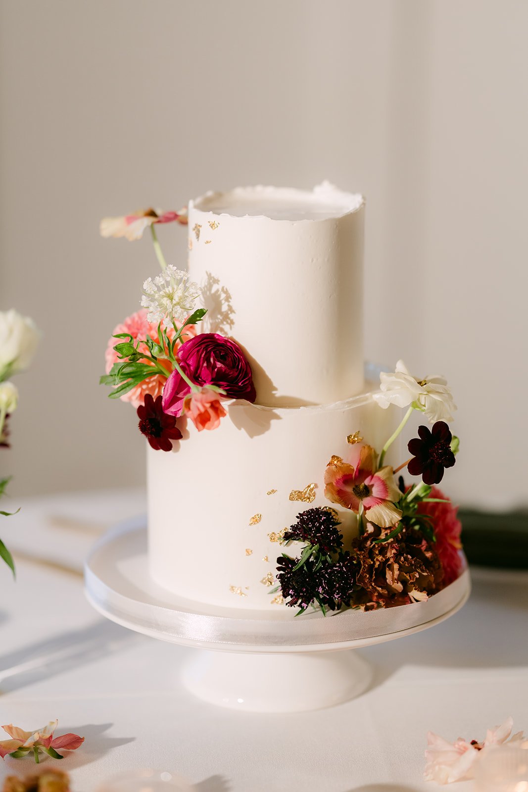 Close-up of the cake florals.