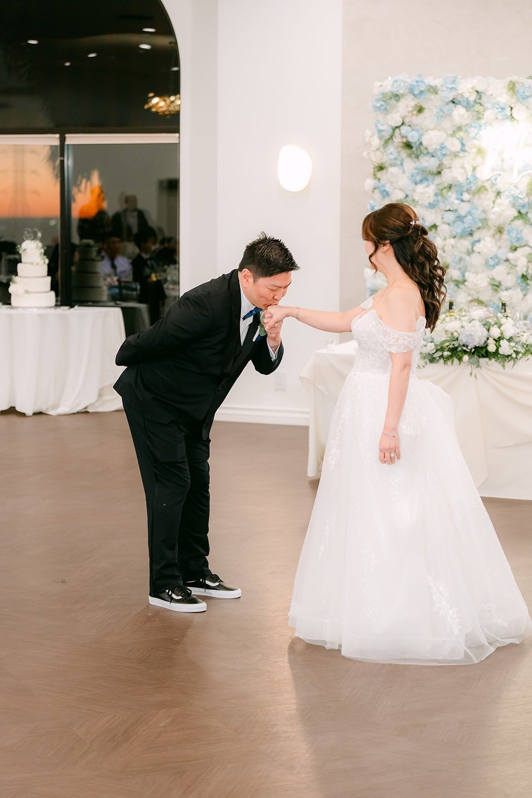 Jay bows to Sochi to begin their first dance
