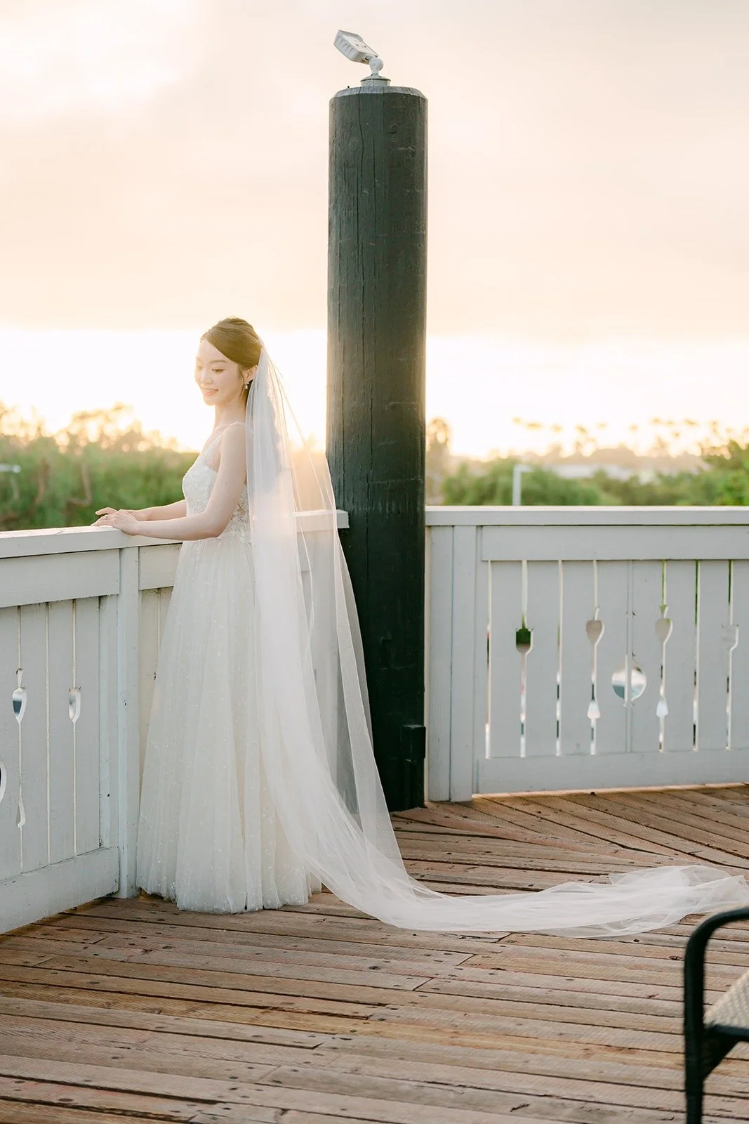 Tin with her veil on the terrace