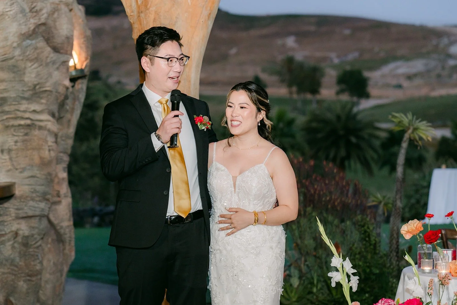 Zach and Joanne thanking their guests together, photographed by One and Only Production