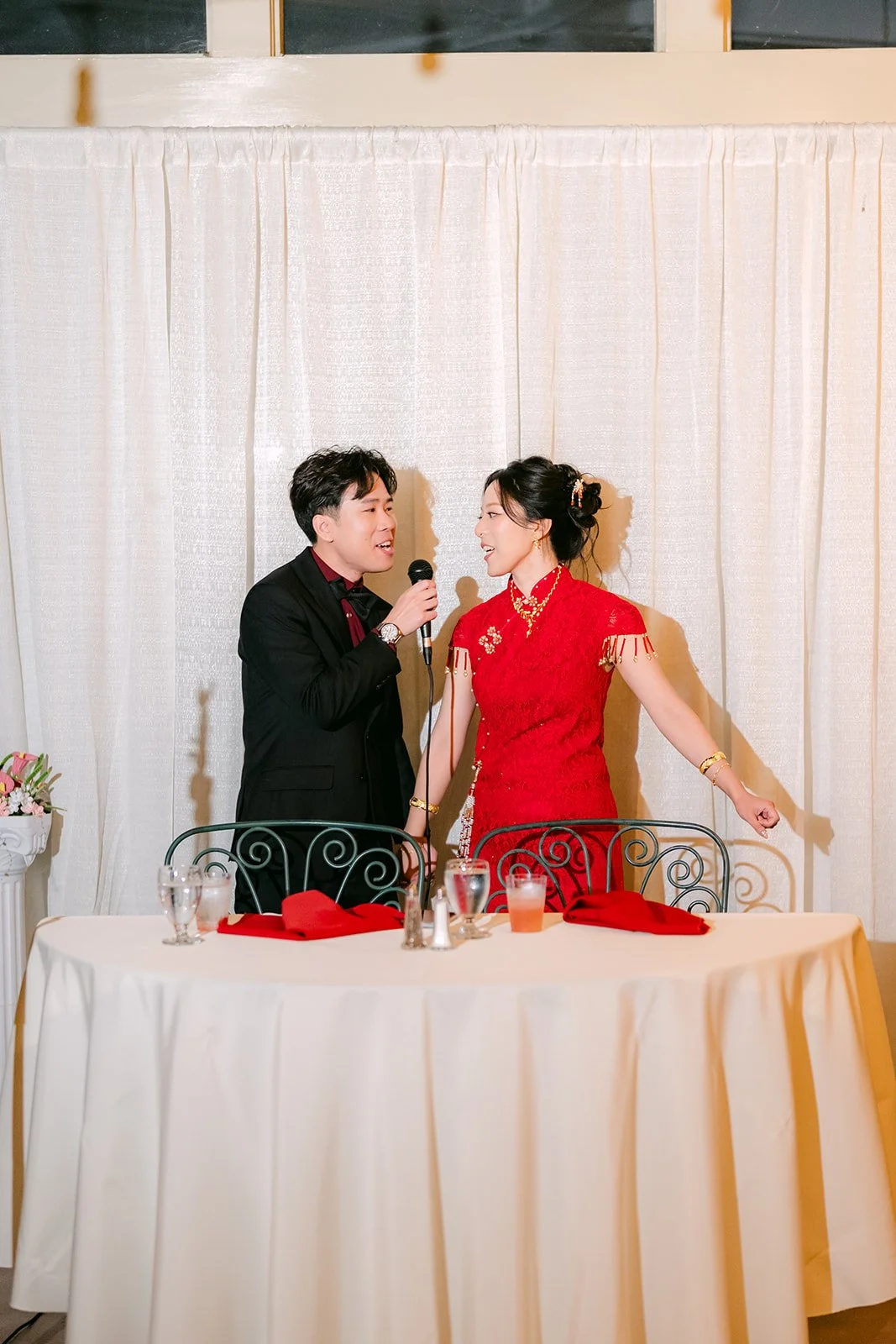 Elaine laughing as they finish their duet, photographed by One and Only Production.