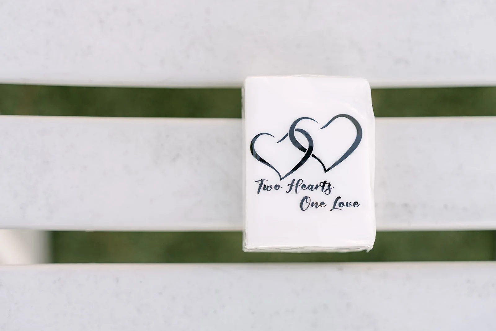A personalized tissue for the ceremony