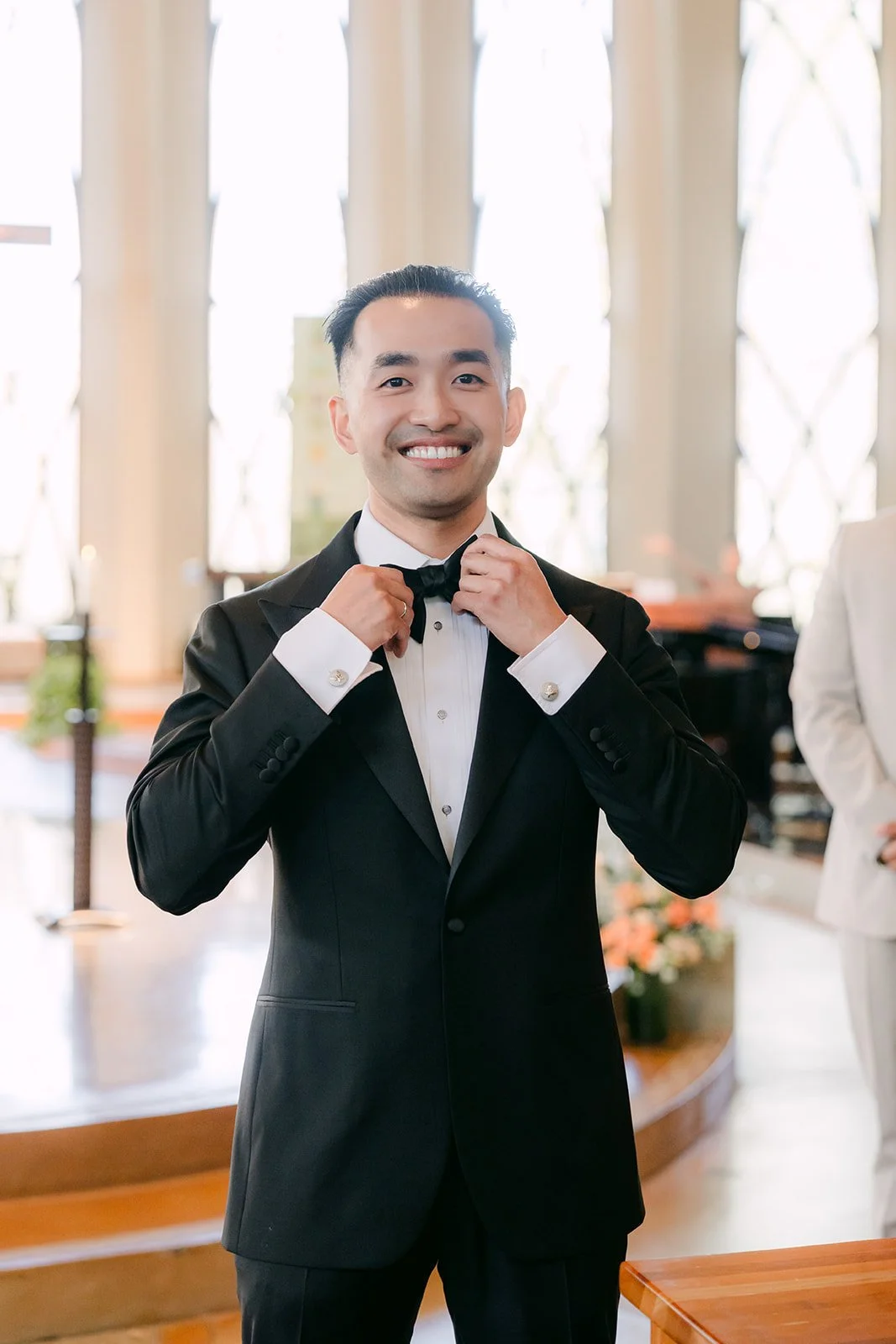 Vincent's reaction as Kim enters the church
