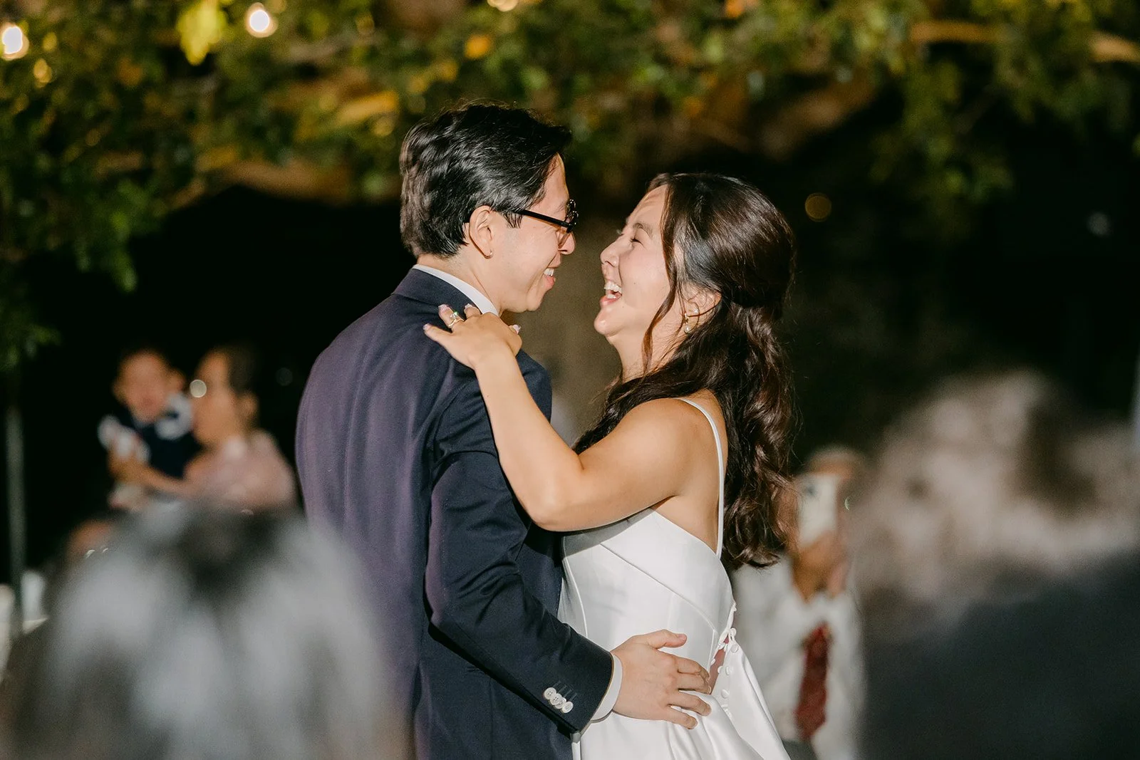 The first dance under the market lights