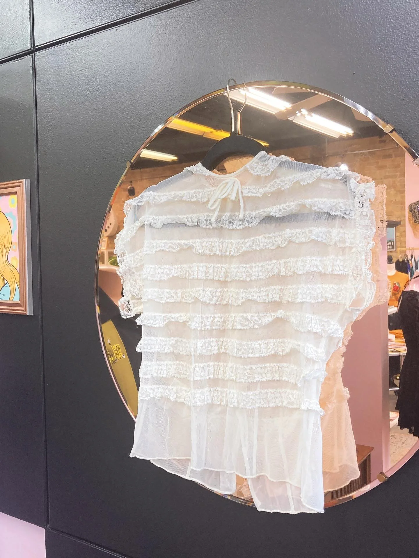 Nothing beats a lacy, 1950s sheer blouse 💕

Available in-store or DM for more info!

OPEN 11-5 

#carmineandhayworth