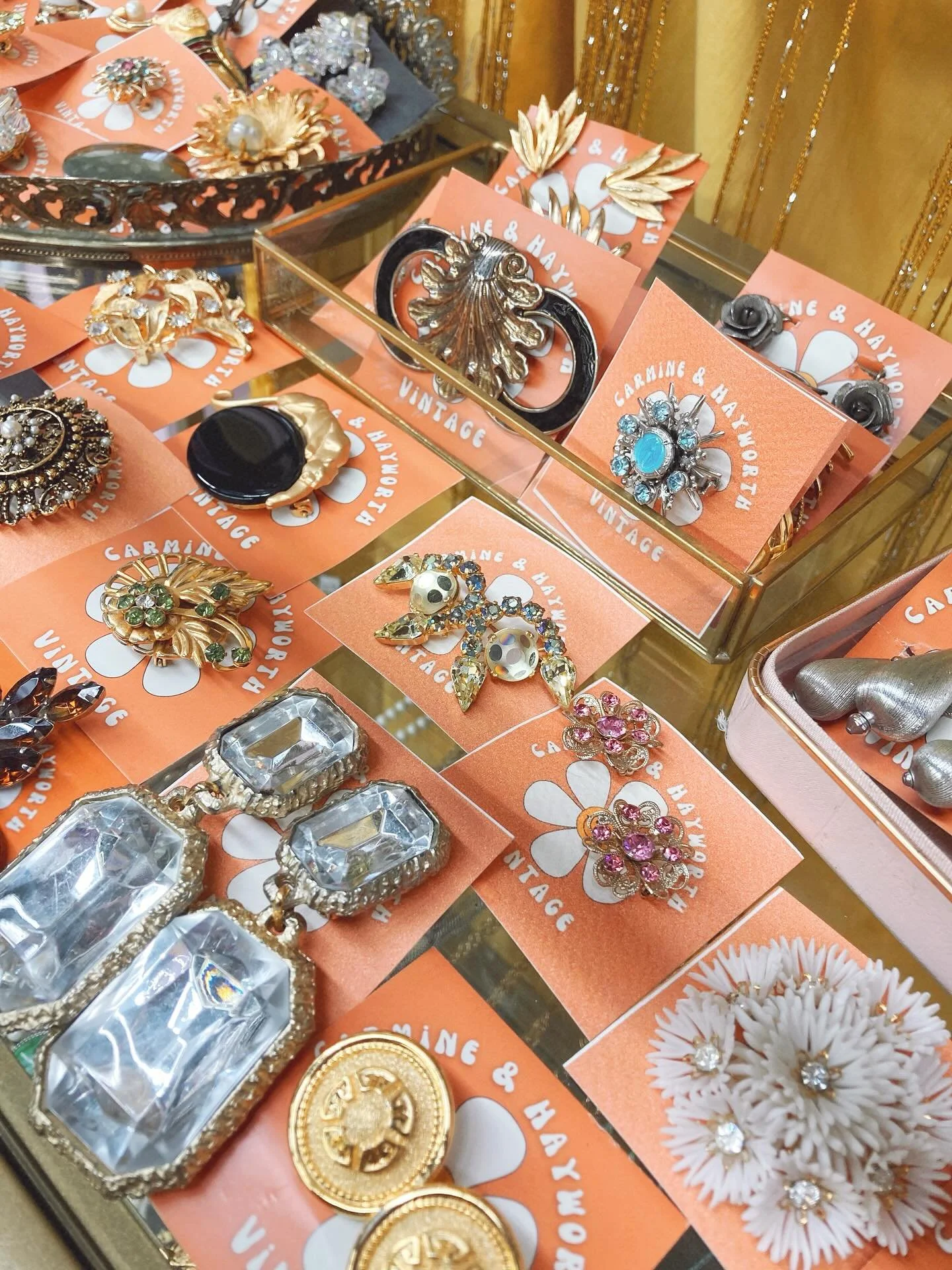 Chunky jewelry forever π
Life’s too short to wear boring jewelry π
OPEN 11-6
See what’s new in vintage!
π in bio
#carmineandhayworth