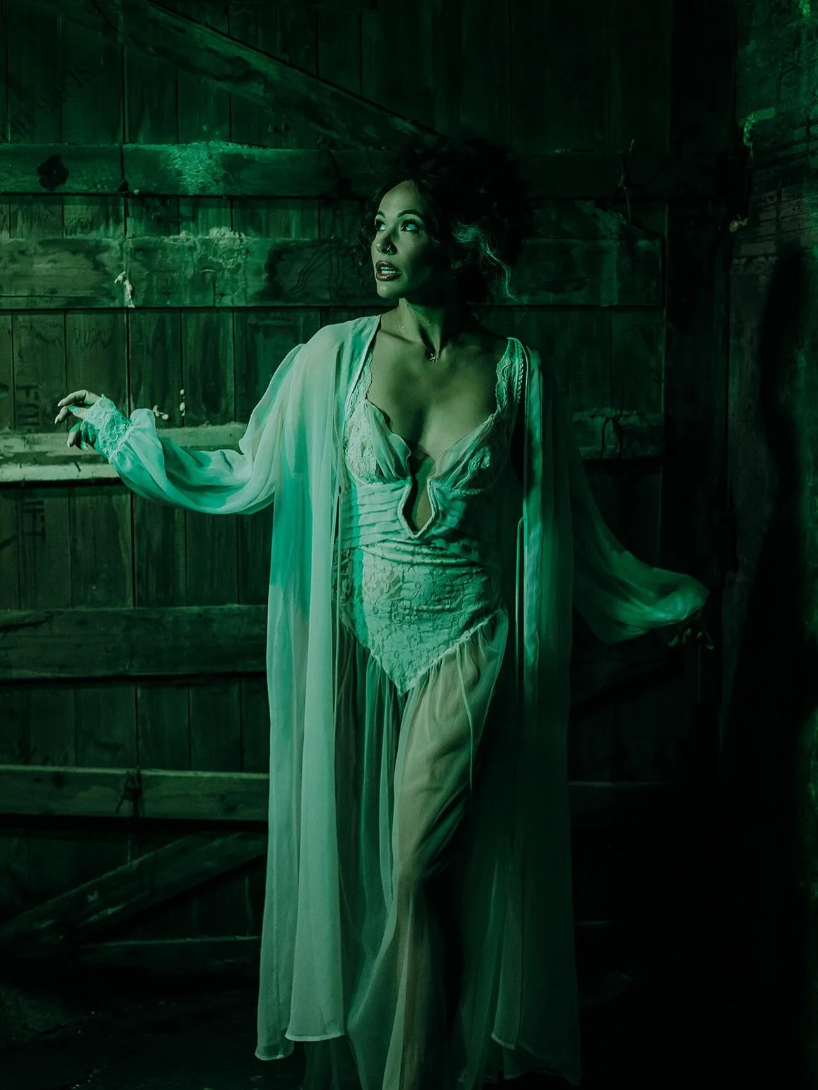 Beware; for I am fearless, and therefore powerful π€
Mary Shelley, “Frankenstein”
Still obsessing over this shoot πππ
πΈ @shannonraephotos 
Location // @ivyandrosewarehouse
Hair // Anna w/ @adaesalon
Makeup // @artistrybykimberly
Mo