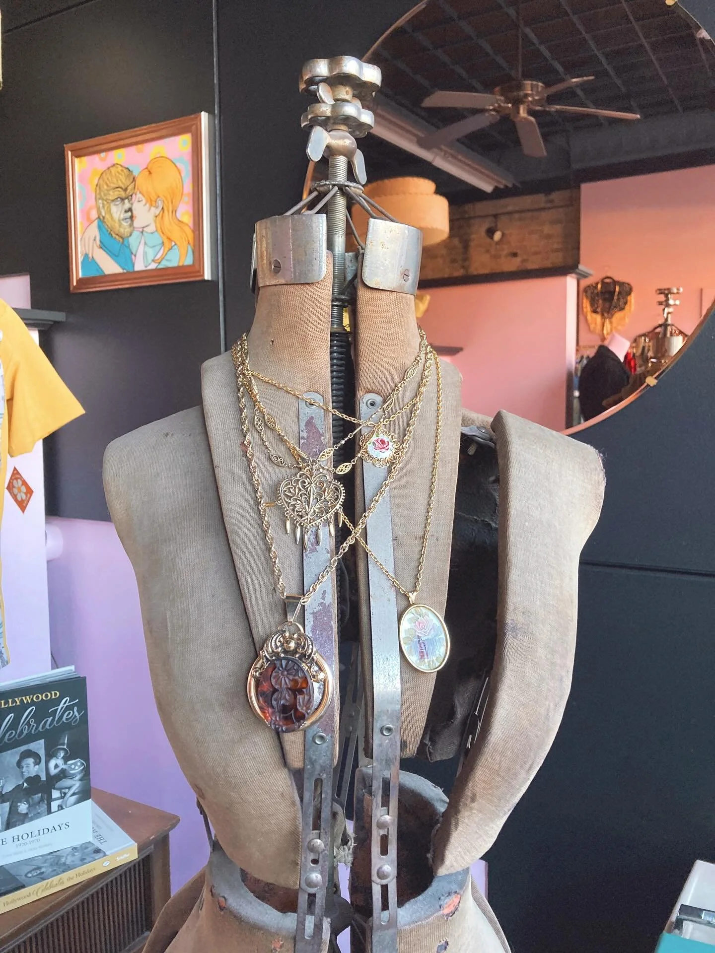 The more vintage jewelry the better 💕

OPEN 11-6

#carmineandhayworth