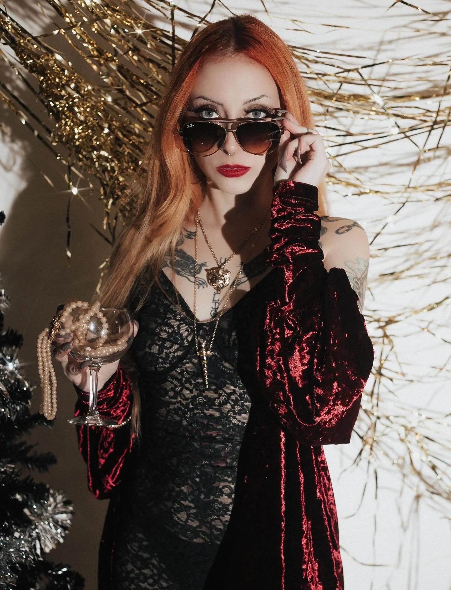 Here&rsquo;s looking at you, kid 🖤

OPEN 11-6

📸 @shannonraephotos 

#carmineandhayworth