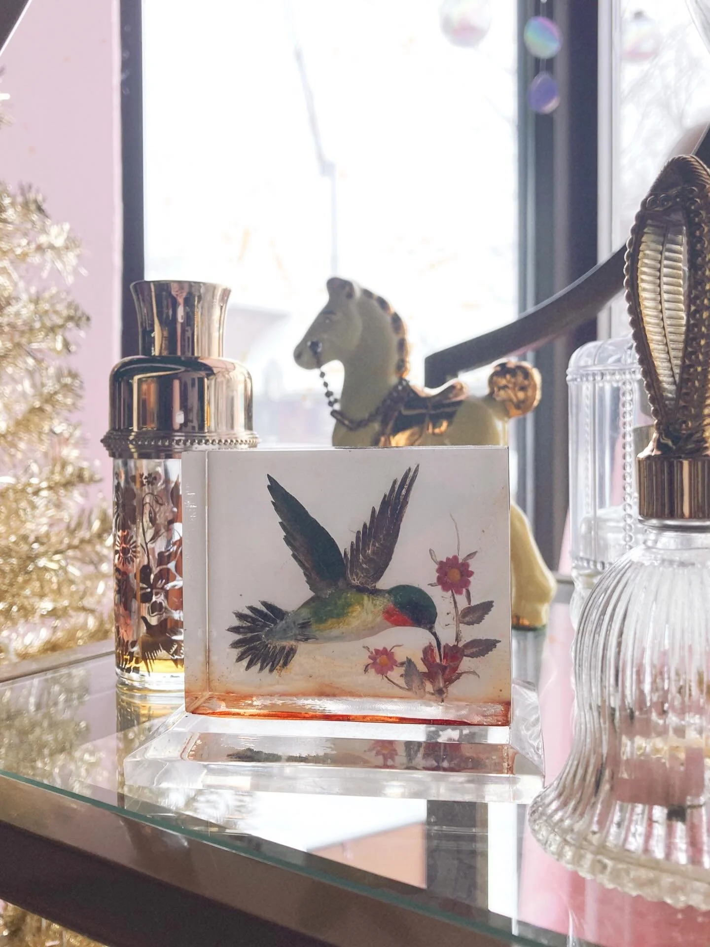 Dreaming of hummingbirds &amp; Spring ☀️ 

OPEN 11-6

#carmineandhayworth