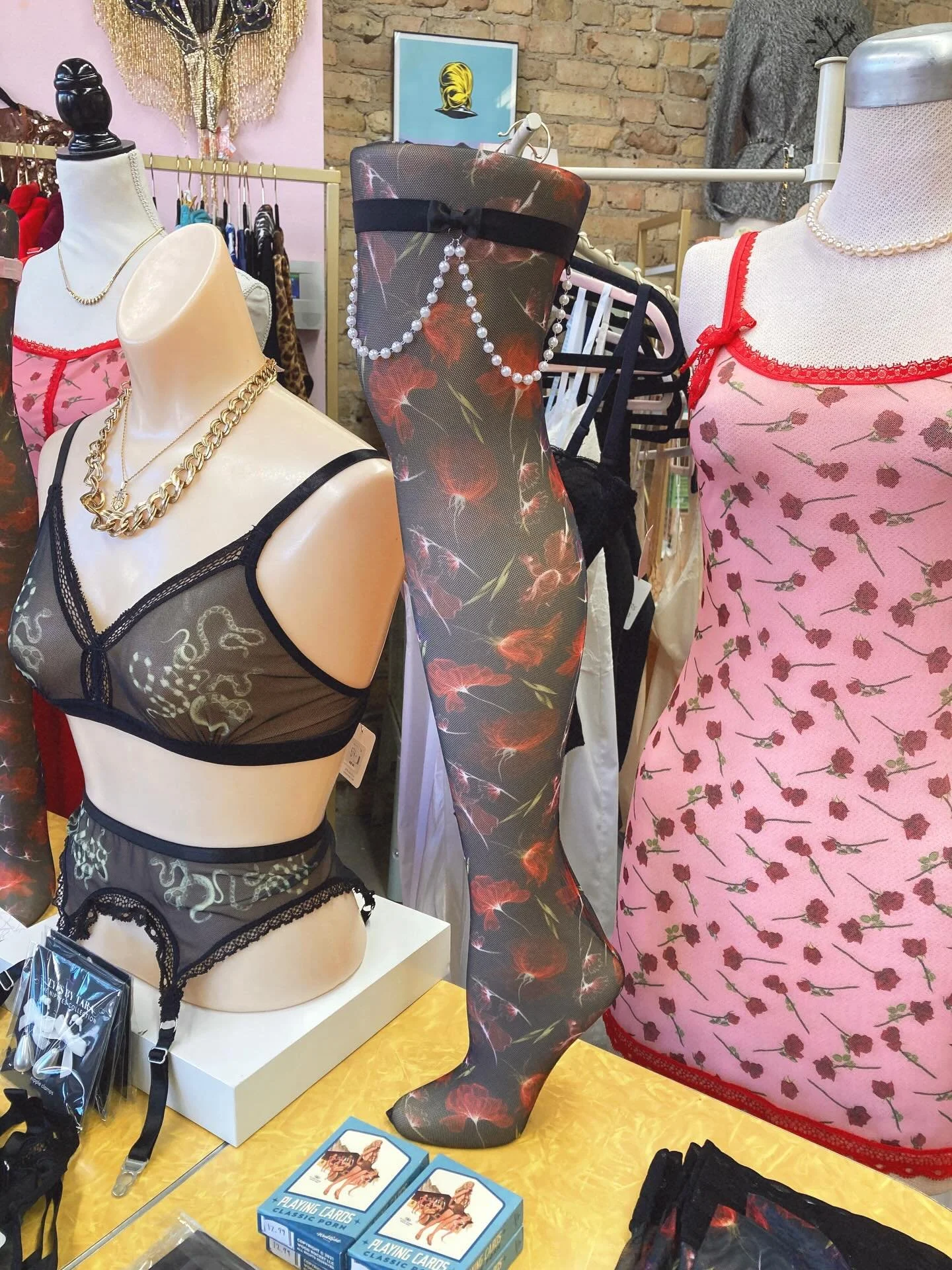 All leg 🦵💘

It&rsquo;s clear to see that I&rsquo;m OBSESSED with anything @uyesurana does 😍

All lingerie is available in sizes XS-5X 

Available IN-STORE &amp; ONLINE ⬇️

🔗 in bio

#carmineandhayworth