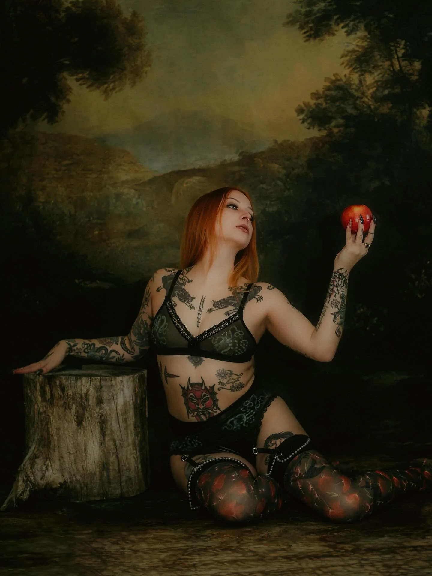 Get tempted 🍎 🐍 

You&rsquo;ll become as obsessed with these pieces by @uyesurana &amp; @tyesbytara as I am 😍

Available IN-STORE &amp; ONLINE in sizes 5X-XS

🔗 in bio

📸 @shannonraephotos 
🖤 @messofsteph 

#carmineandhayworth