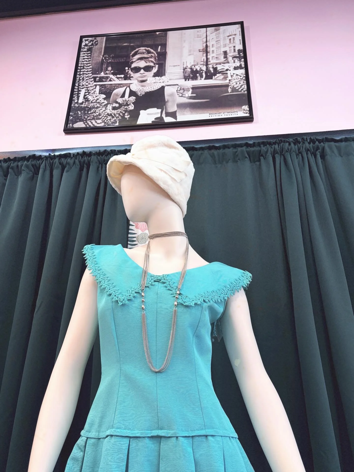 It&rsquo;s all about perspective ❤️

OPEN 11-6

#carmineandhayworth