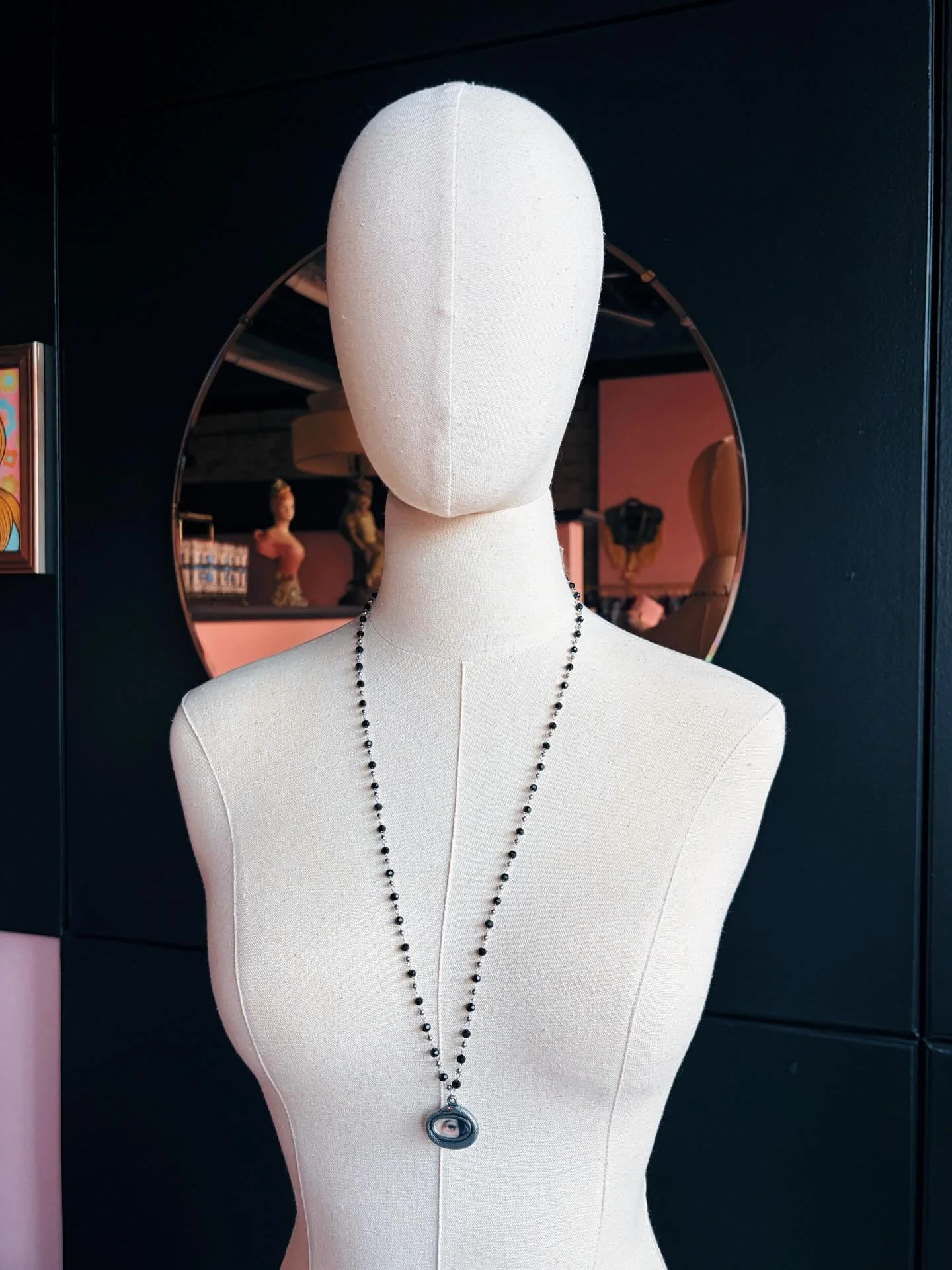 Beauty is in the eye of the beholder🖤

If you adore @seanceperfumes, you&rsquo;ll adore their amazing Victorian inspired jewelry ✨

Available in-store &amp; online ⬇️

🔗 in bio

#carmineandhayworth