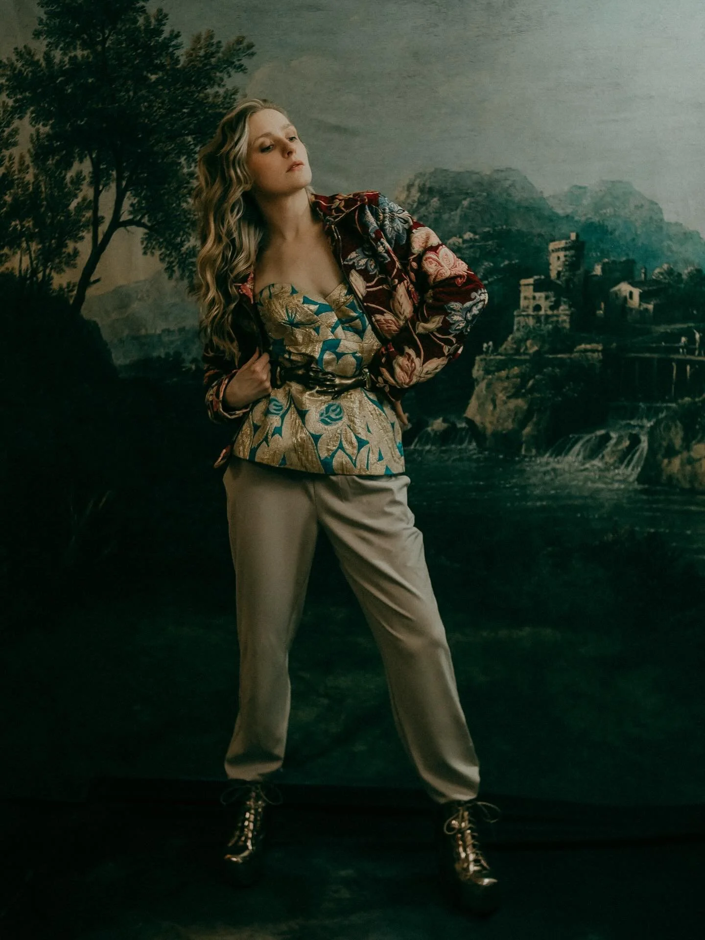 If you obey all the rules, you will miss all the fun. - #katharinehepburn 

Mark 2026 as the year of insanely killer shoots 😍

📸 @shannonraephotos 

#carmineandhayworth