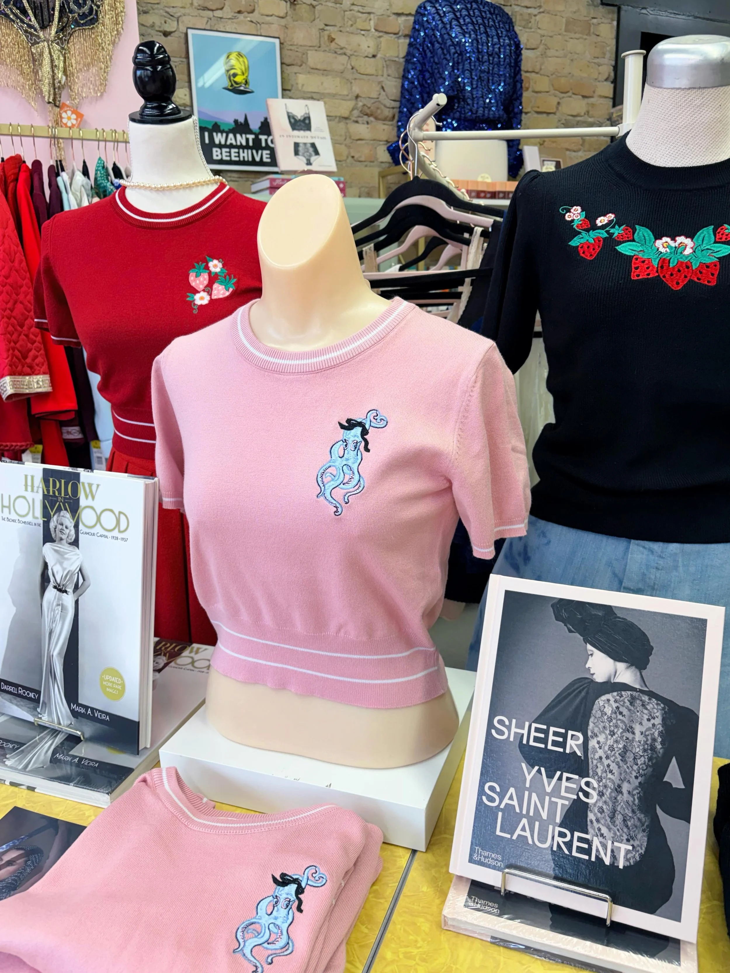 ✨ Friday View ✨

OPEN 11-5

Shop ⬇️

🔗 in bio

#carmineandhayworth
