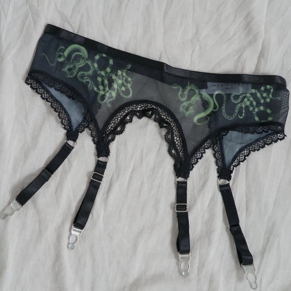 Obsidian Jade Snakes Adjustable Garter Belt