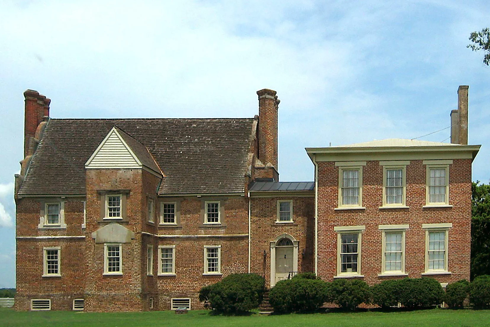 Bacon’s Castle, image courtesy of Wikipedia.