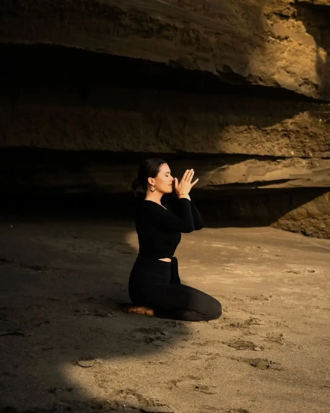 We are excited to announce that @practicewithjodie will be joining us to assist our upcoming Yin Yoga Teacher Training @maomeno_resort

Jodie completed 300hrs of teacher training @thepracticebaliyoga with @nikolaskeownrobson so she is well versed in 