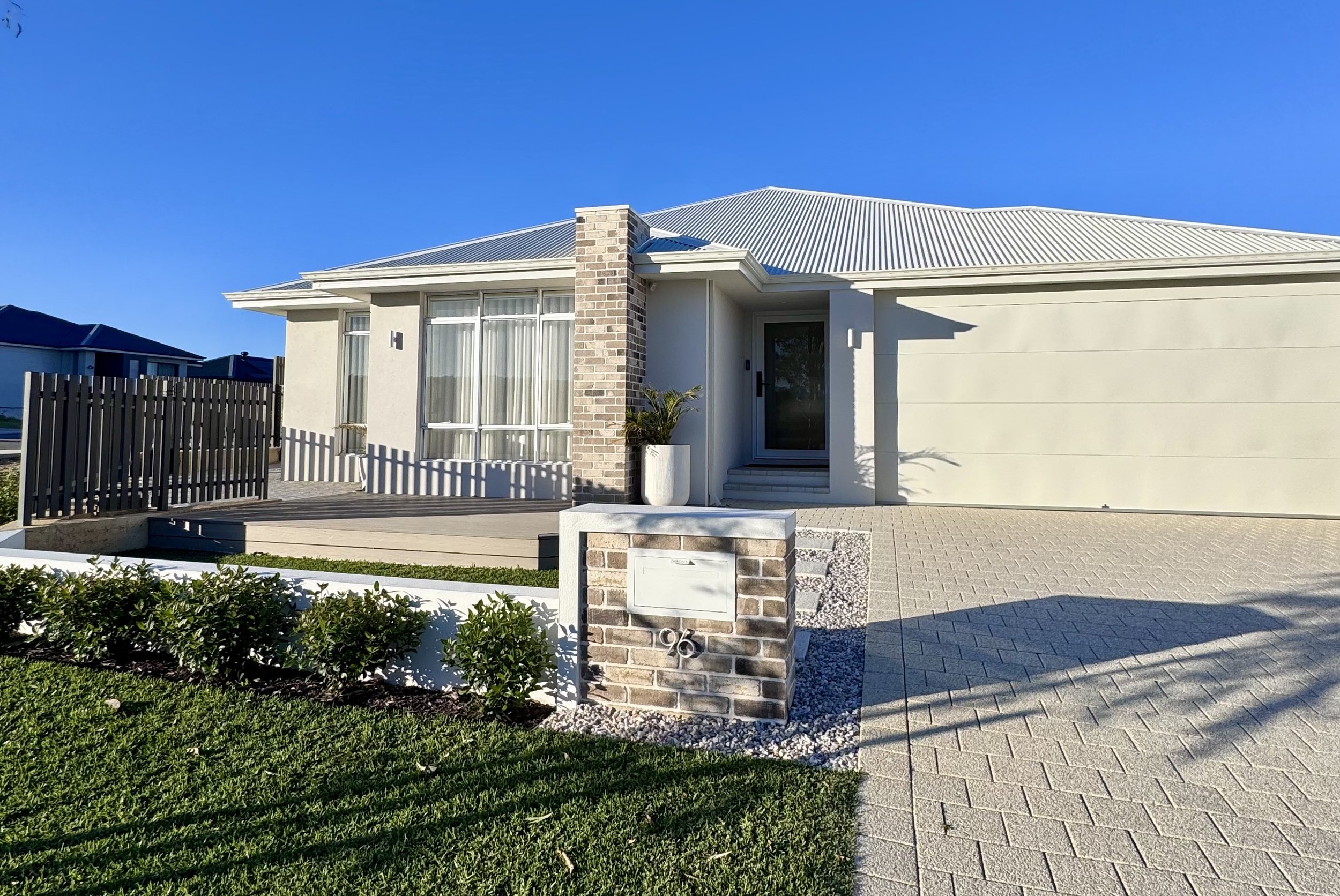 JANE BROOK - $1,100.00 P/W