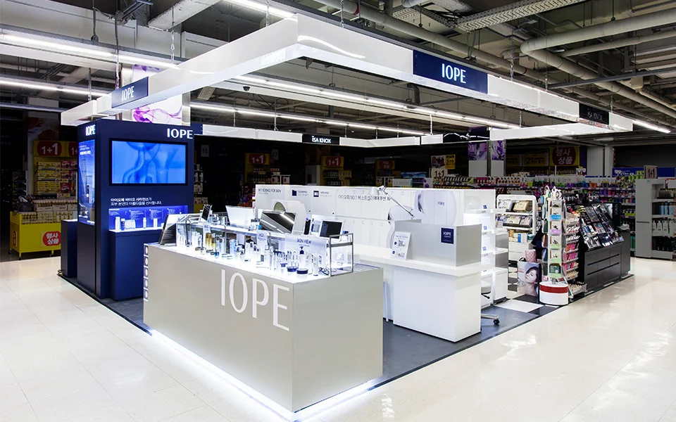IOPE_mart_02.jpg
