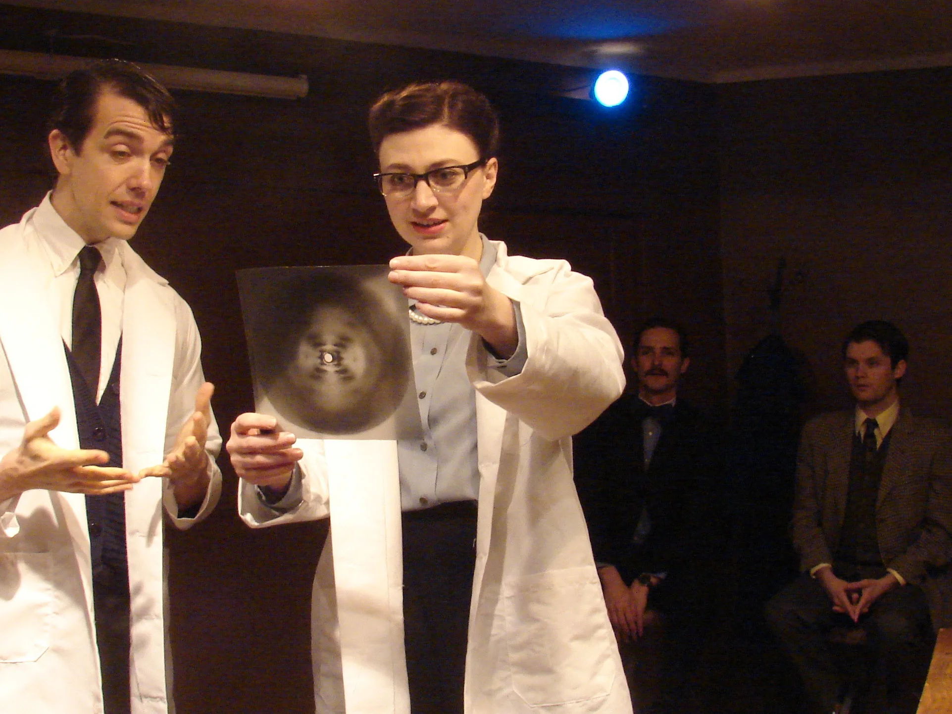 Don Baiocchi as Raymond Gosling, Lindsey Dorcus as Rosalind Franklin