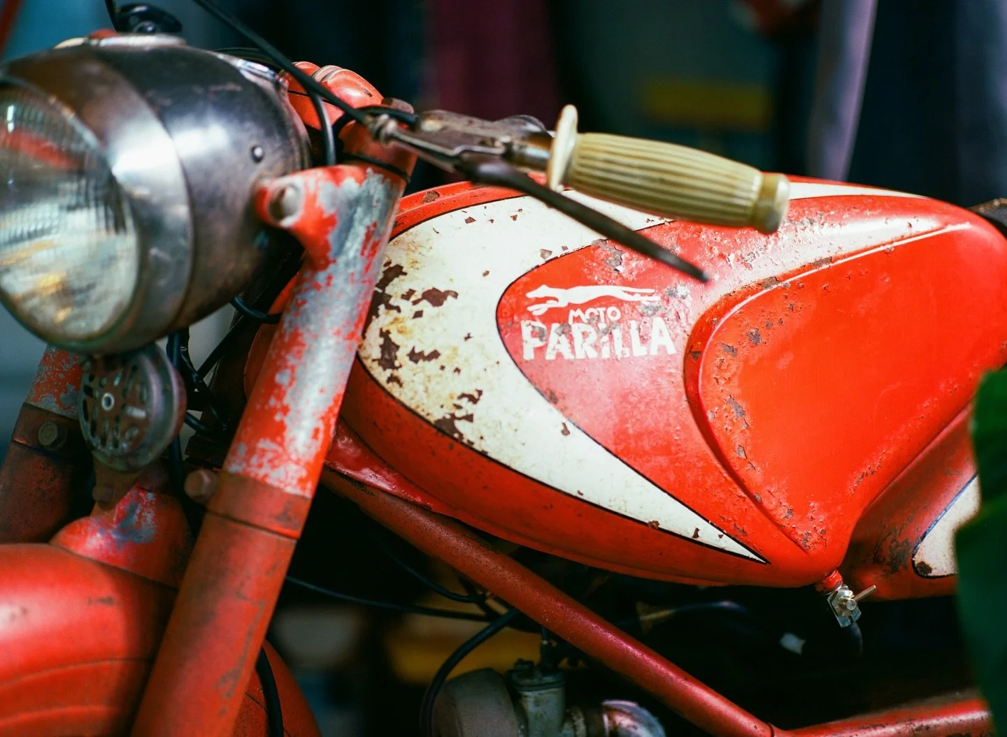 1962 Parilla Olimpia 

98cc single-cylinder, 4-stroke
4-speed gearbox
Steel tube frame
Drum brakes front and rear
Approx. 6&ndash;7 hp
Top speed around 50&ndash;55 mph

Built by Moto Parilla in Italy as a lightweight touring/commuter bike. The Olimpi