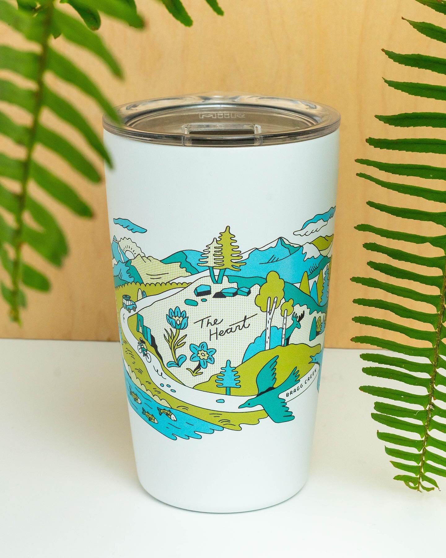 New tumbler for @theheartofbraggcreek! Had so much fun illustrating our favourite spot in Bragg with all it&rsquo;s nature pals. Those crows are pretty special. 🌲 🌲